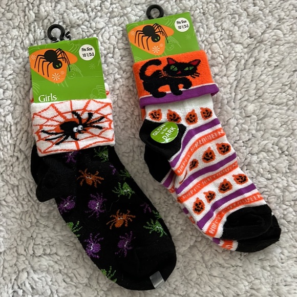 Five New Pair of Girls Halloween Socks - Picture 3 of 5